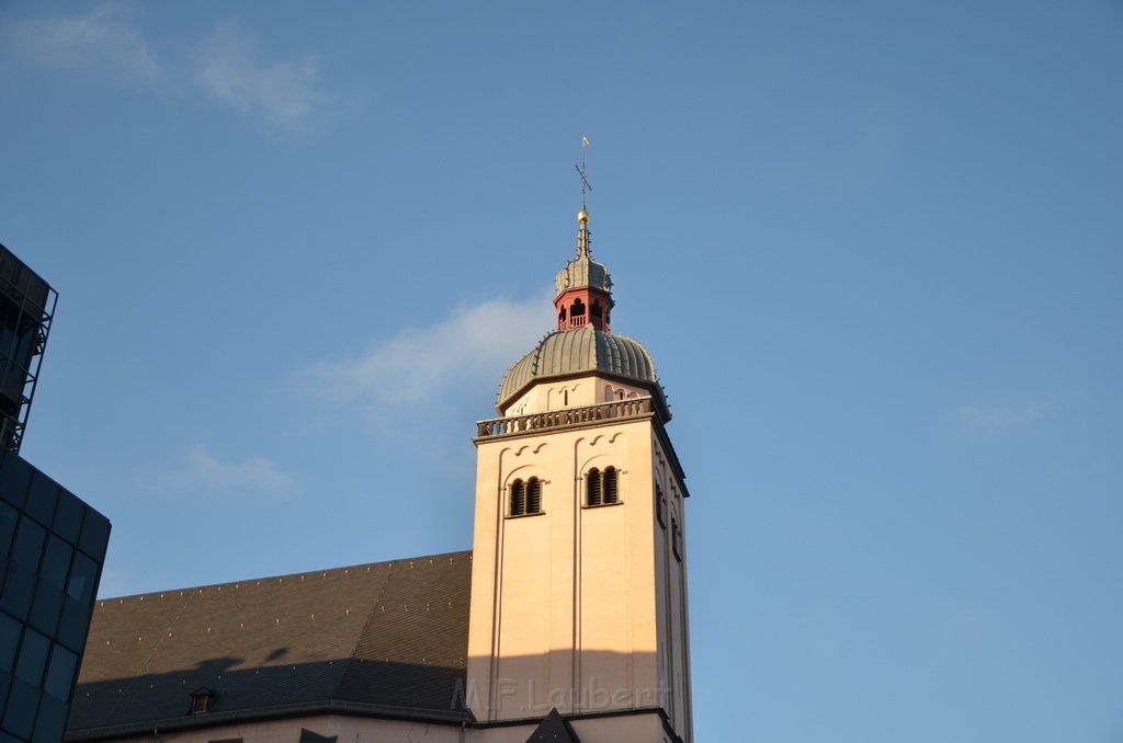 Bergung Sonnengruss Kirche Koeln Bahnhofsvorplatz P057.JPG